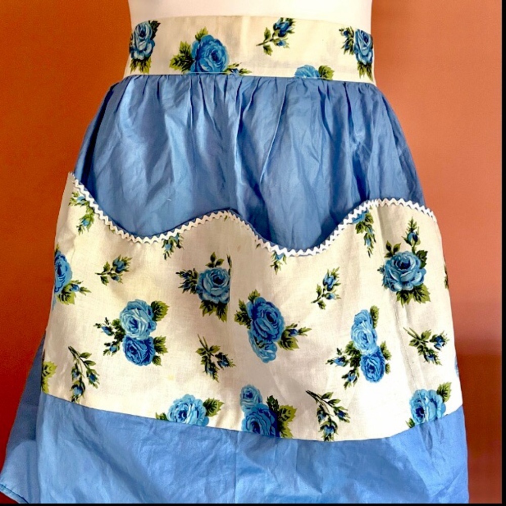 Vintage 1950’s Blue Floral Half Apron